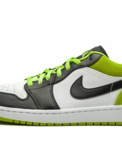 Jordan 1 Low “Black Cyber”