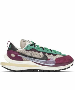 Sacai x Nike Vaporwaffle Red Green