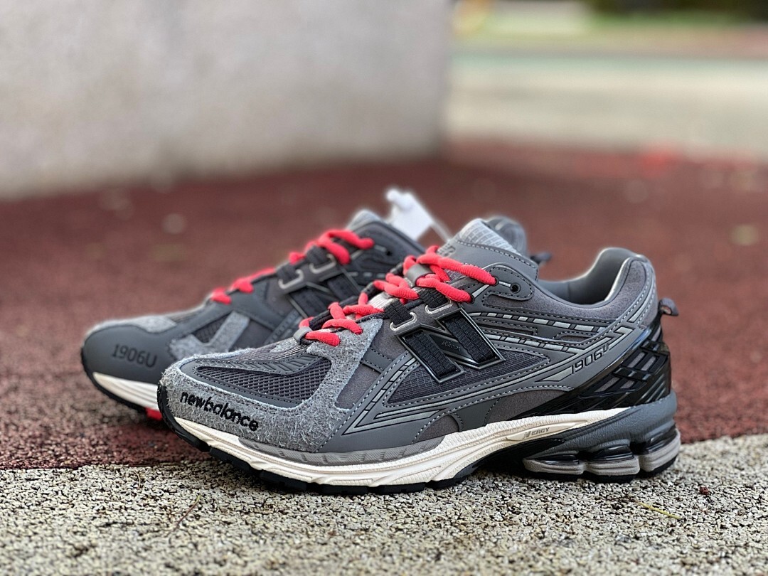 New Balance 1906U