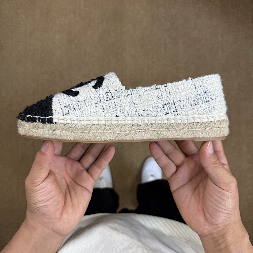 Chanel Espadrilles Ecru & Black Tweed CC Logo