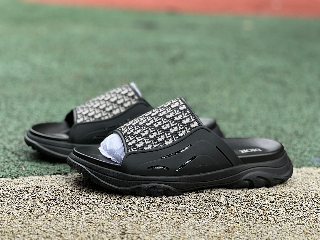 Dior Men's Black Oblique Jacquard Slide Sandals