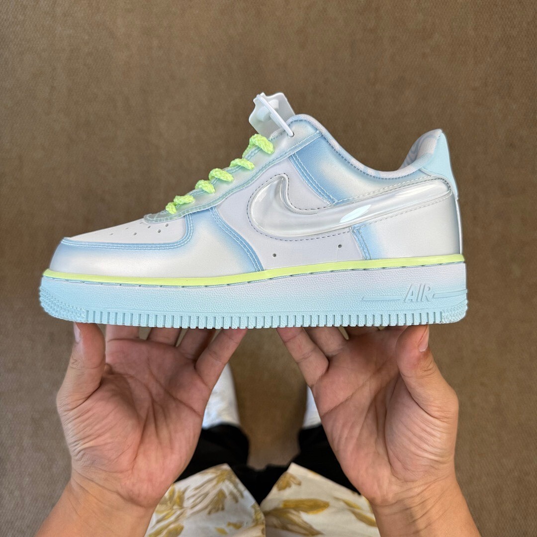 Nike Air Force 1 '07 SE Glacier Ice Barely Volt CV1724-400