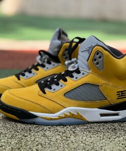 Air Jordan 5 Retro University Gold CT8480-700