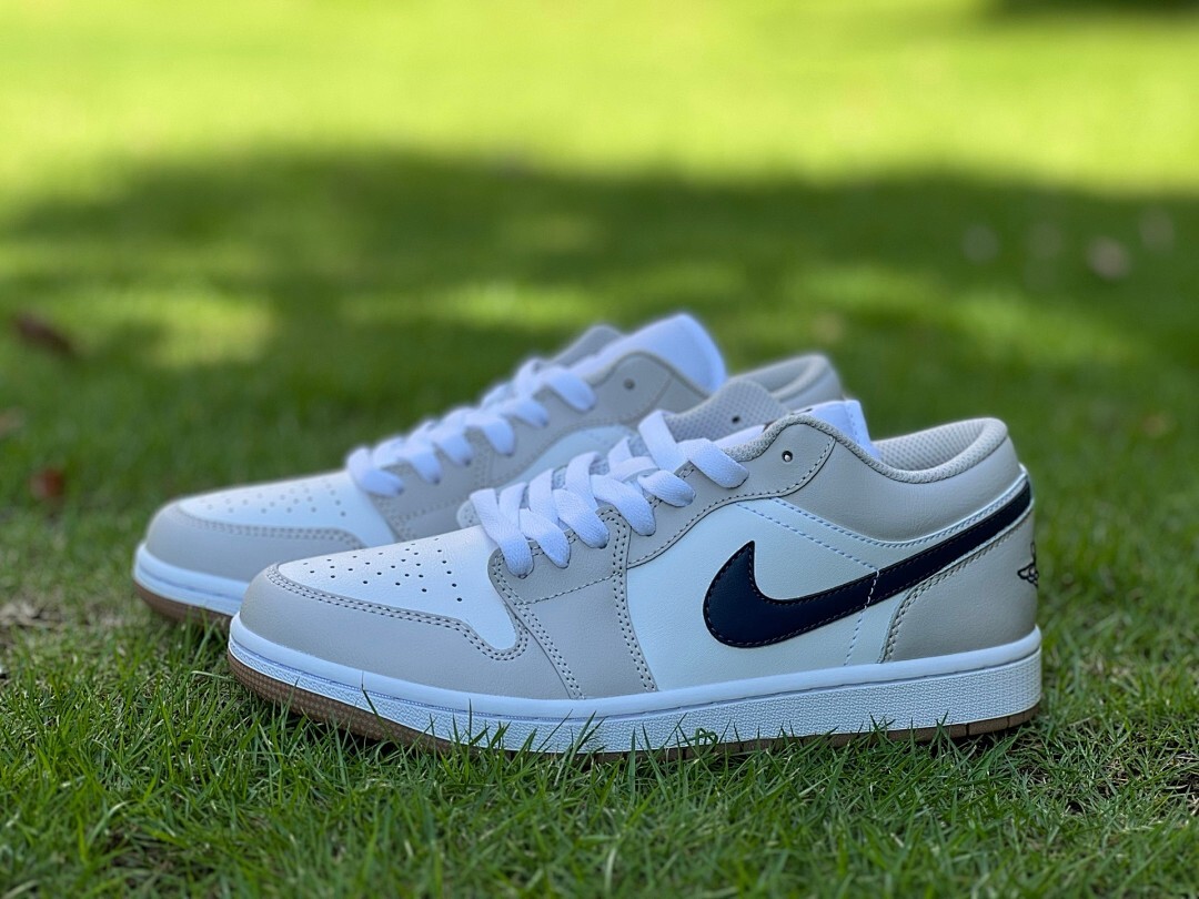 Air Jordan 1 Low Sail Black Gum Med Brown 553558-120