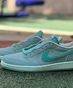 Air Jordan 1 Low SE Barely Green CZ0776-300