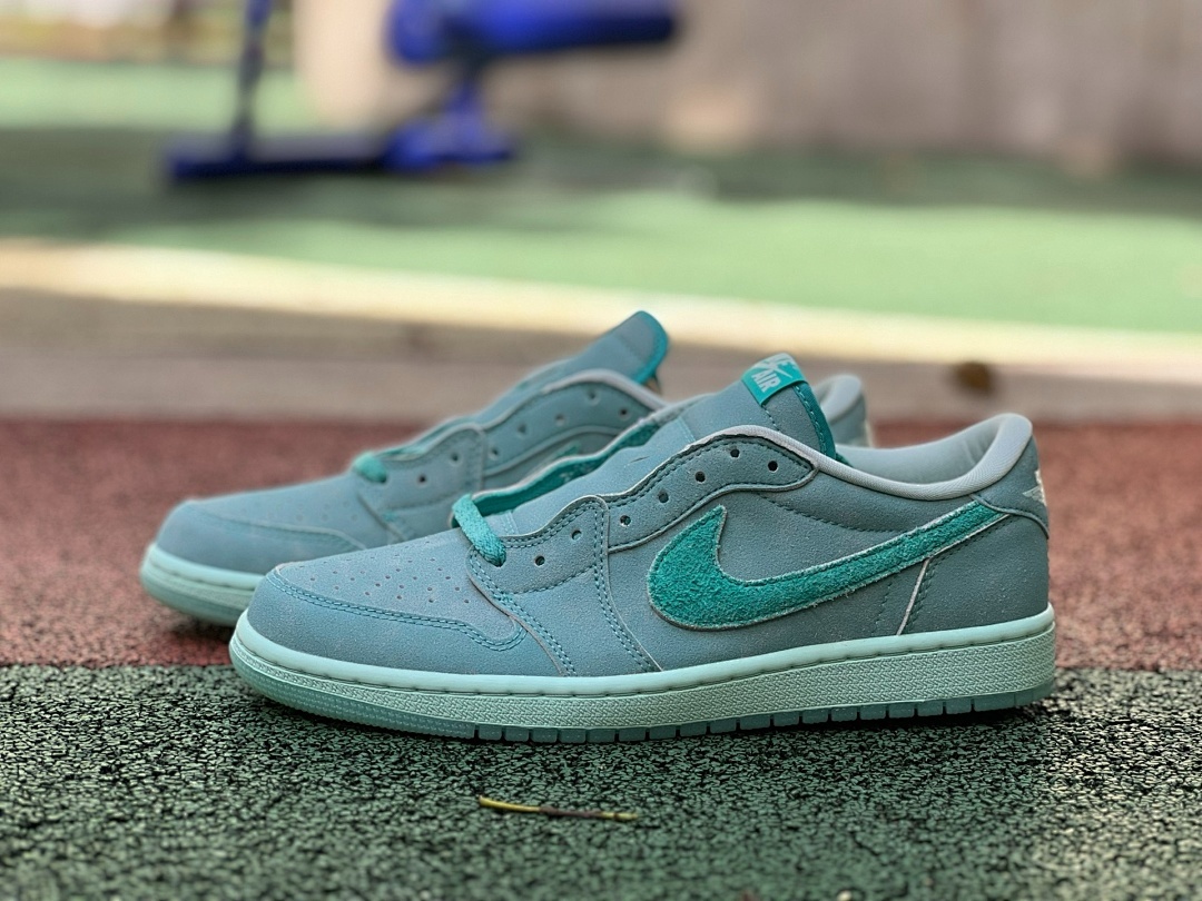 Air Jordan 1 Low SE Barely Green CZ0776-300