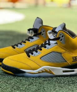 Air Jordan 5 'Michigan' Player Exclusive Amarillo College Navy Wolf Grey Black