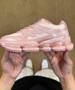 New Balance 1906R Pink Bubble Sole