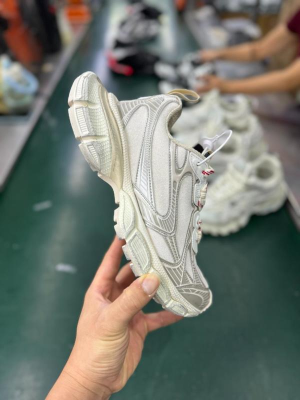 Balenciaga Runner Sneakers White 677403 W3RE1 9000