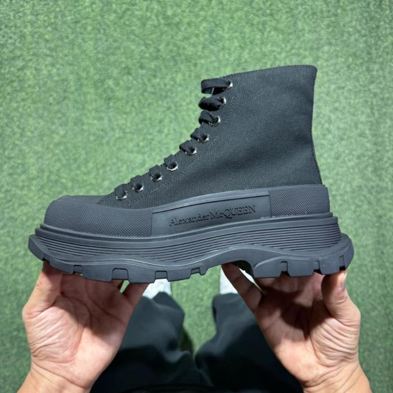 Alexander McQueen Tread Slick Canvas Lace-Up Boot 604254W4MV41000