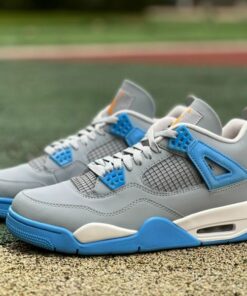 Air Jordan 4 Retro "Cool Grey University Blue"