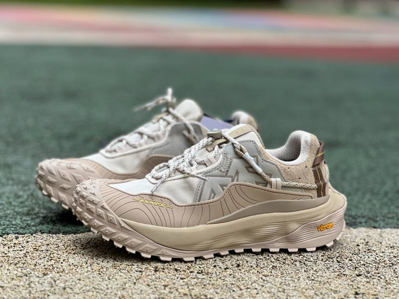 KOLON SPORT Trail Walker Shoes Beige