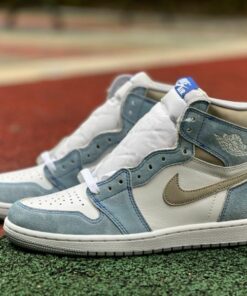 Air Jordan 1 Retro High OG "Hyper Royal" (555088-402)