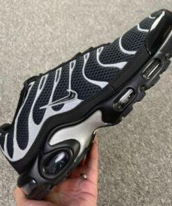 Nike Air Max Plus TN Black Metallic Silver CD0609-001