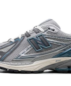 1906 "Silver/teal" M1906REO Sneakers