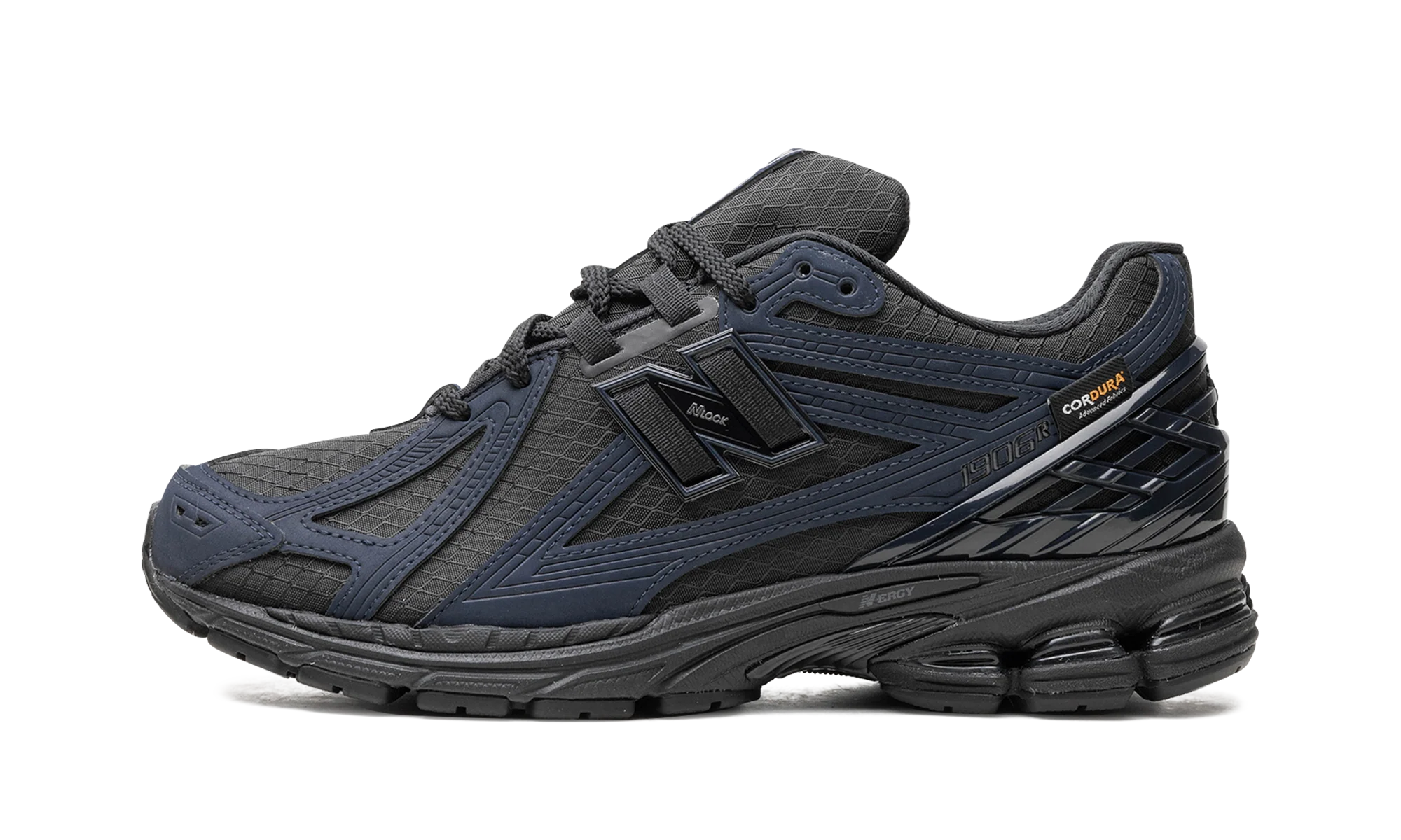 1906r "Outerspace/black/black" M1906RWE Sneakers