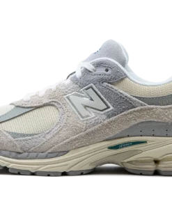 2002r "Linen" M2002REK Sneakers