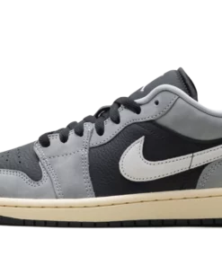 Air Jordan 1 Low SE "Light Smoke Grey" HQ2010 012
