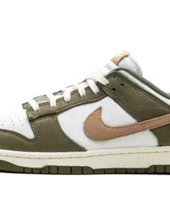 Dunk Low "Medium Olive" FQ8250 200 Sneakers